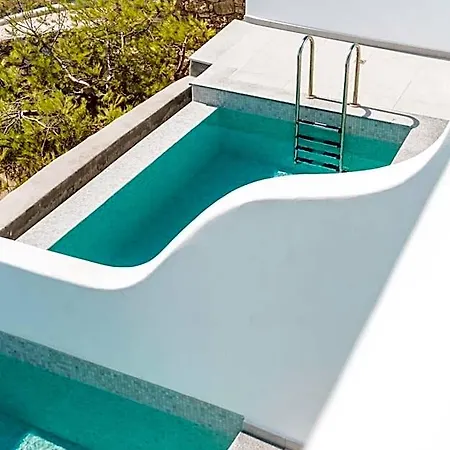 New Paradise - Adults Only *